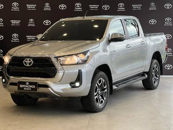 TOYOTA HILUX 2.8 D-4D TURBO DIESEL CD SRV 4X4 AUTOMÁTICO TOYOTA HILUX 2.8 D-4D TURBO DIESEL CD SRV 4X4 AUTOMÁTICO